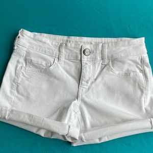 American eagle white size 4 jean shorts